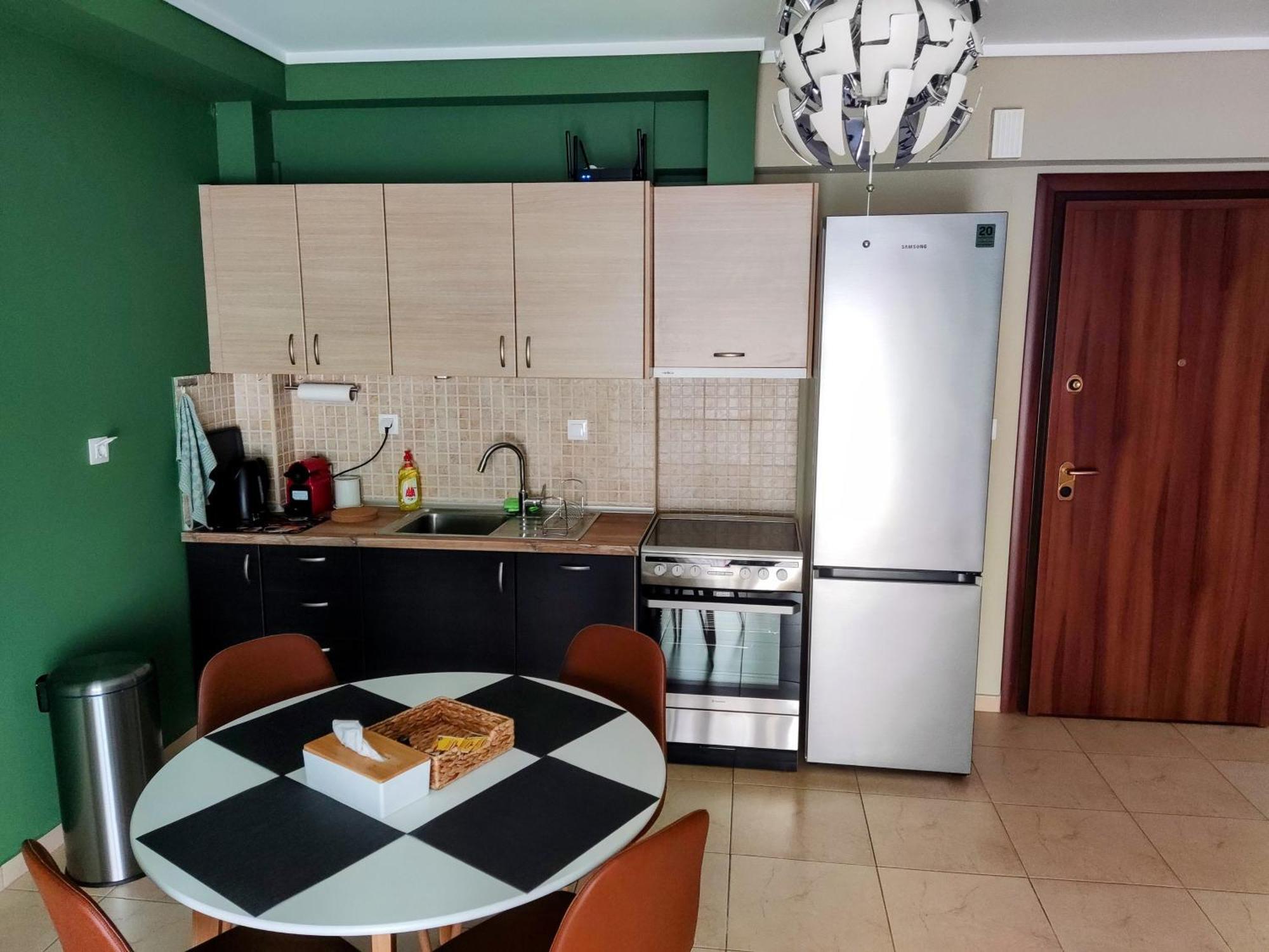 Cozy Apt! Friends & Family - Private Paid Parking Salonicco Esterno foto
